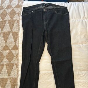 Forever 21 Black Skinny Jeans Sleek Stylish Fit